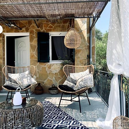 Villa Aspros - Traditionell, Ruhig Und Strandnah Лиападес Экстерьер фото