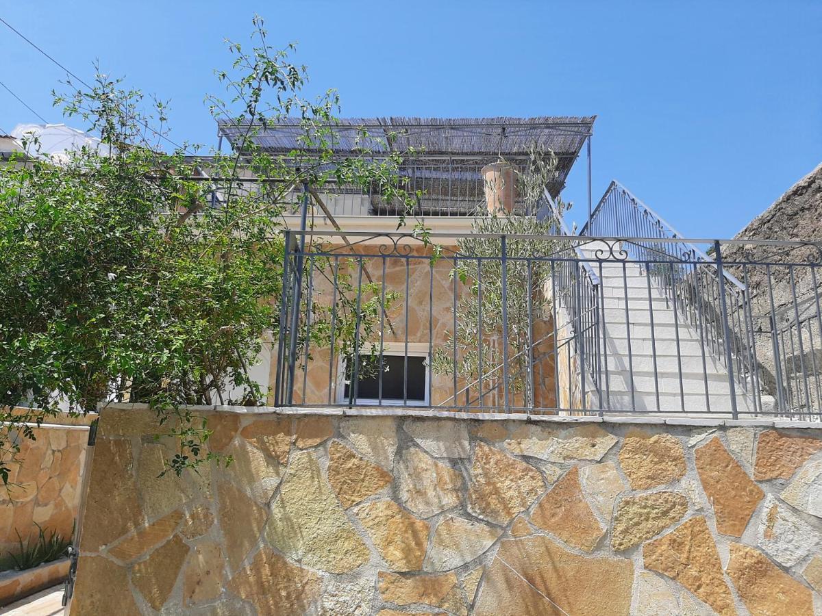 Villa Aspros - Traditionell, Ruhig Und Strandnah Лиападес Экстерьер фото